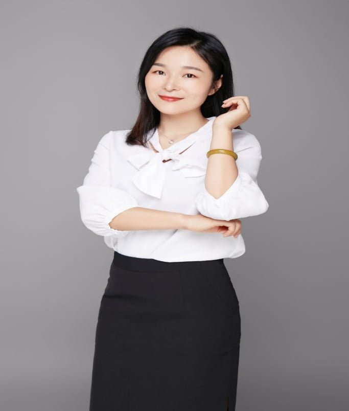 Julong Rubber international sales director Kelly